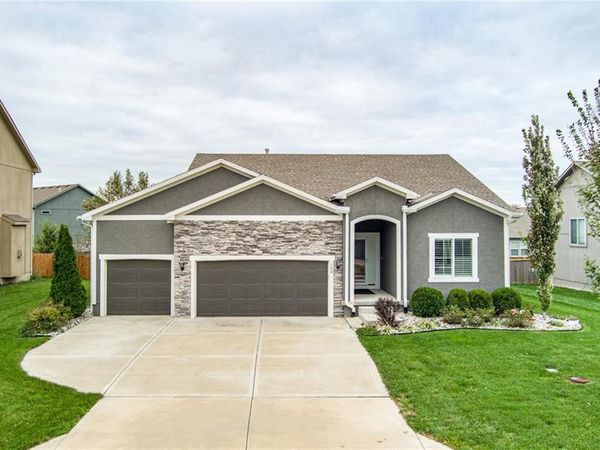 108 SW Ayden Lane, Blue Springs, MO 64064