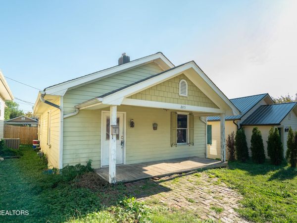 205 Cedar St, Loudon, TN 37774