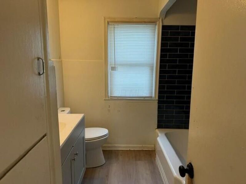 1352 E 20th Avenue , Columbus, OH 43211 Photo 9