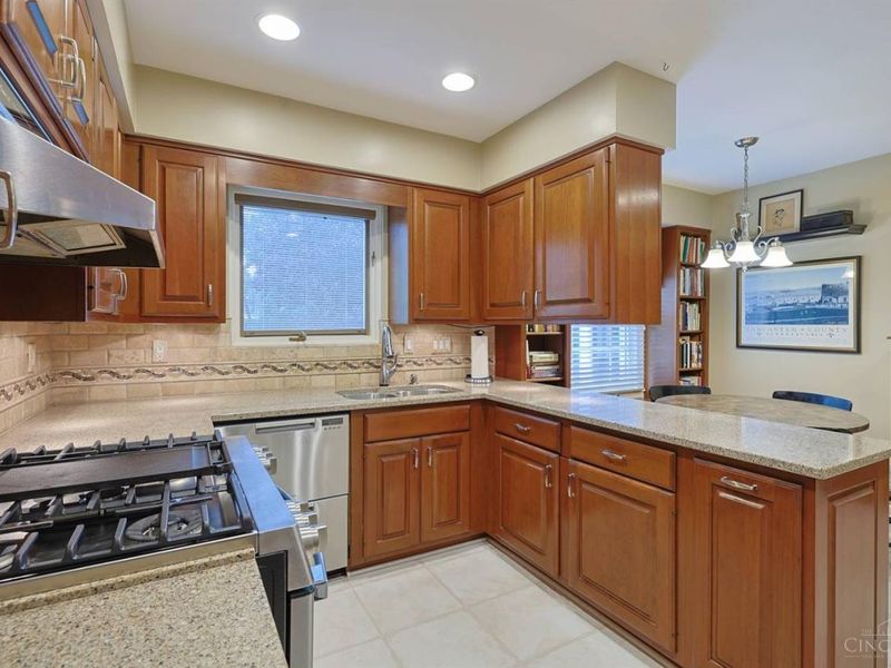 6431 Pepperell Lane, Sycamore Township, OH 45236 Photo 15