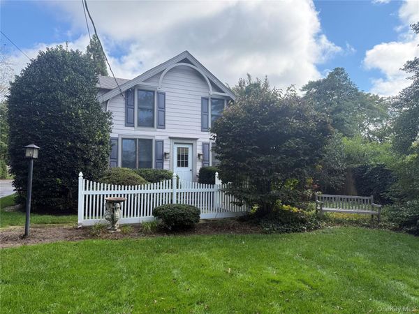 7 Suffolk Lane , East Islip, NY 11730