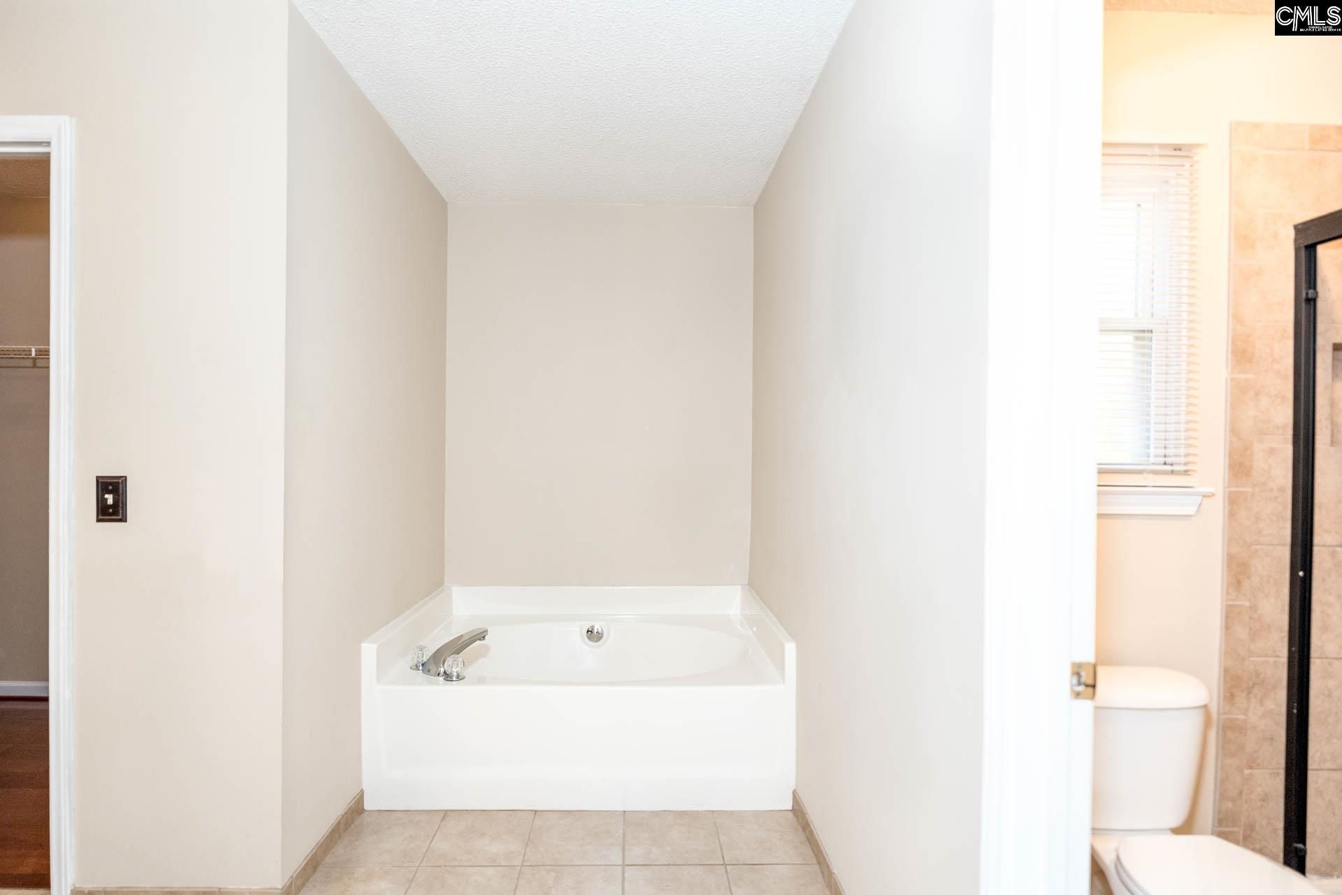 104 Longshadow Drive  Photo 19