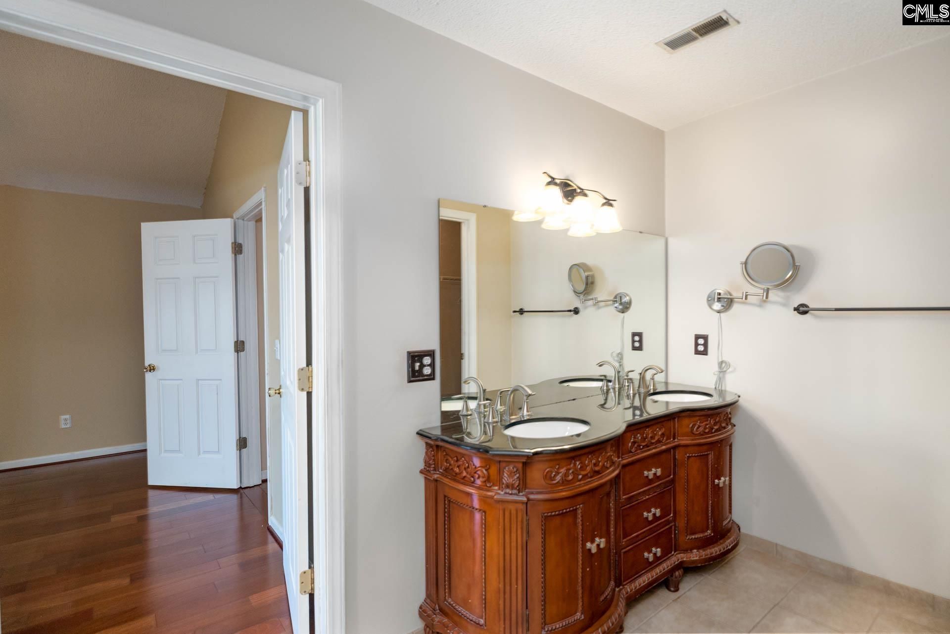 104 Longshadow Drive  Photo 21
