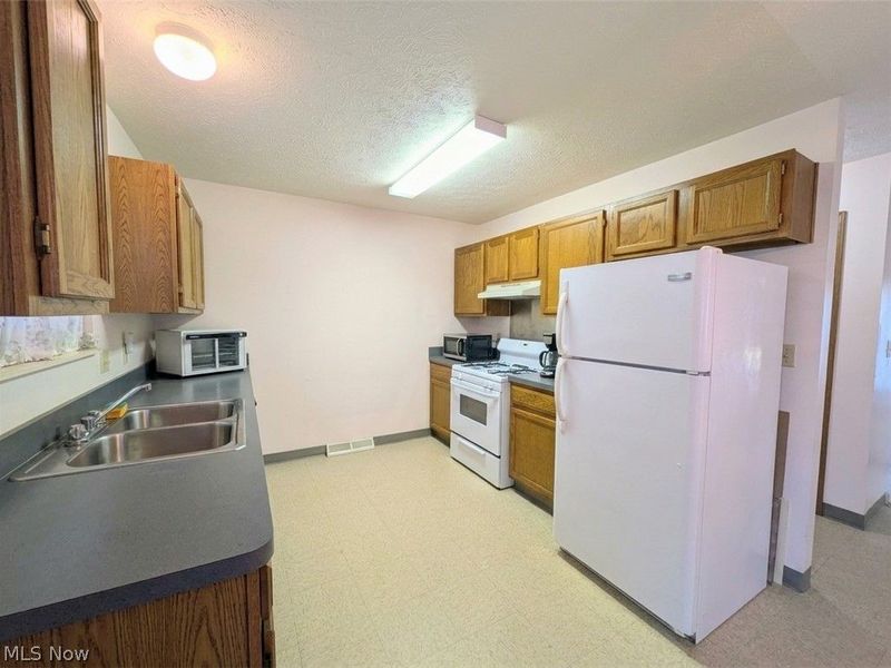 3093 Otokar Avenue, Cleveland, OH 44127 Photo 21