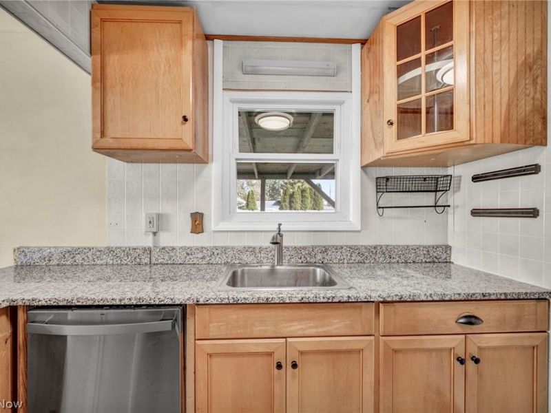 14810 Holland Road, Brook Park, OH 44142 Photo 15