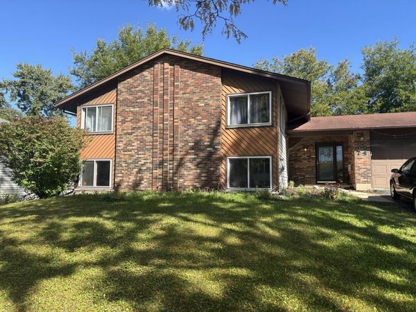 714 Dorchester Drive , Bolingbrook, IL 60440