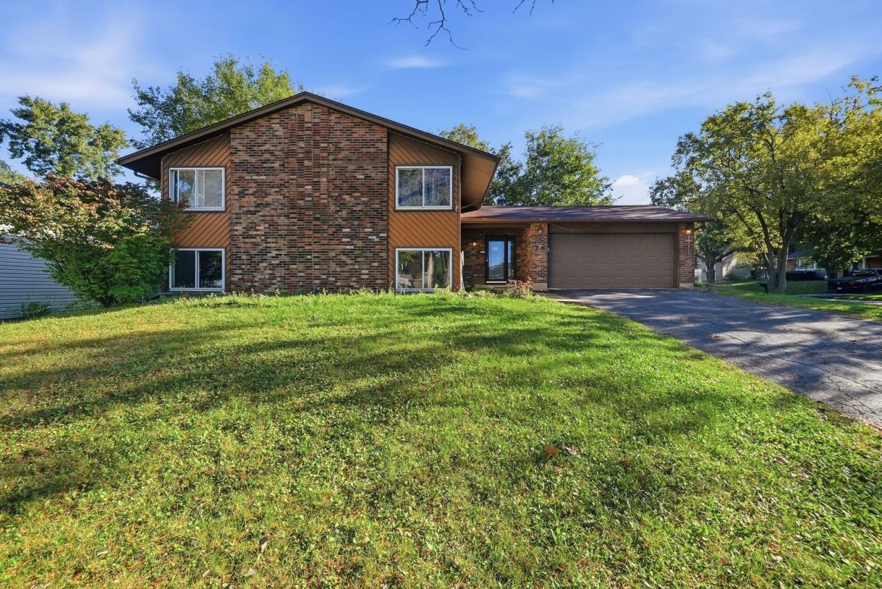 714 Dorchester Drive, Bolingbrook, IL 60440 Main Photo