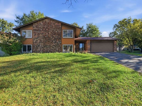 714 Dorchester Drive , Bolingbrook, IL 60440