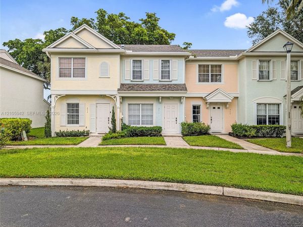 271 Duval Ct, Weston, FL 33326