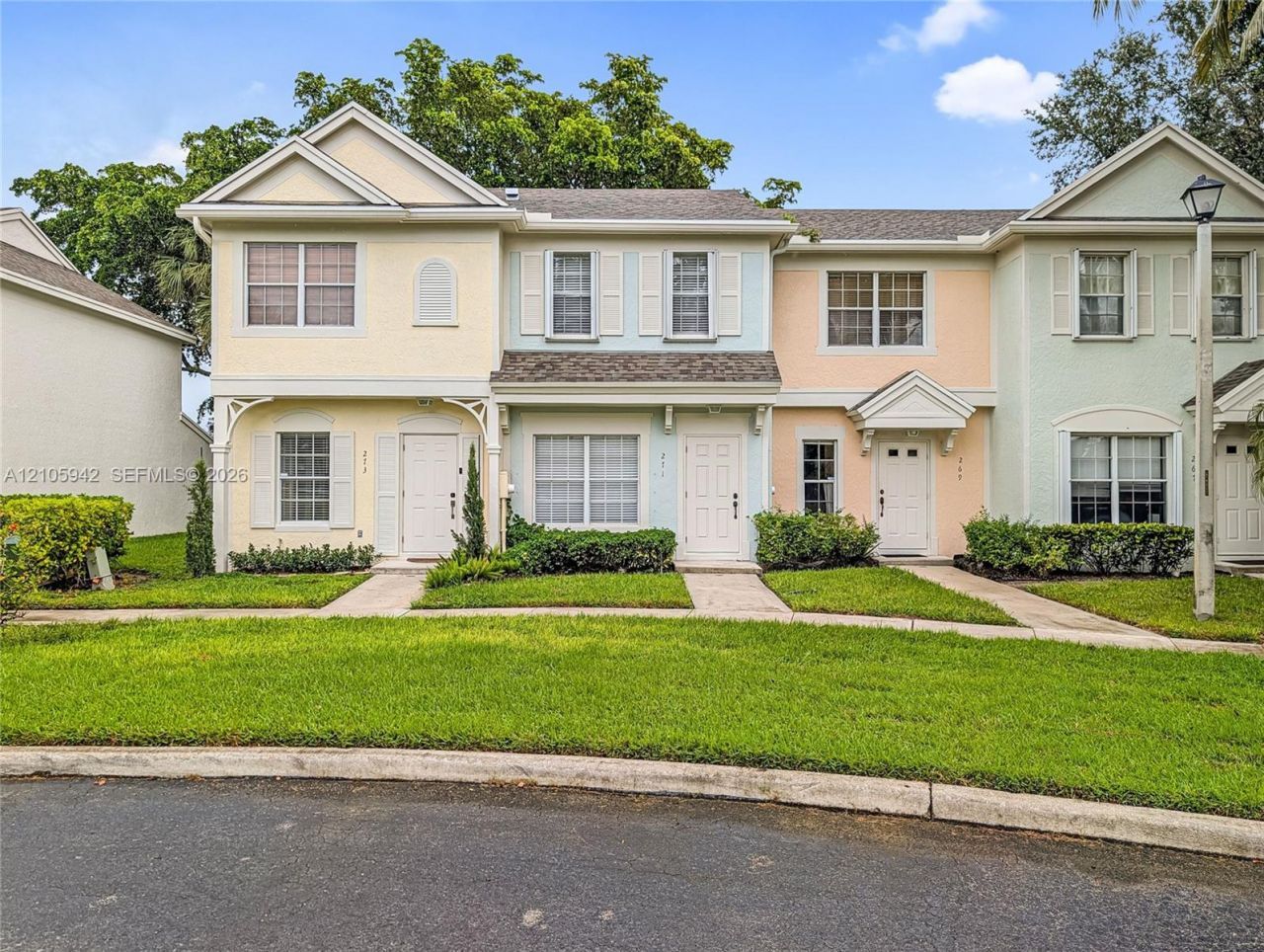 271 Duval Ct, Weston, FL 33326 Main Photo