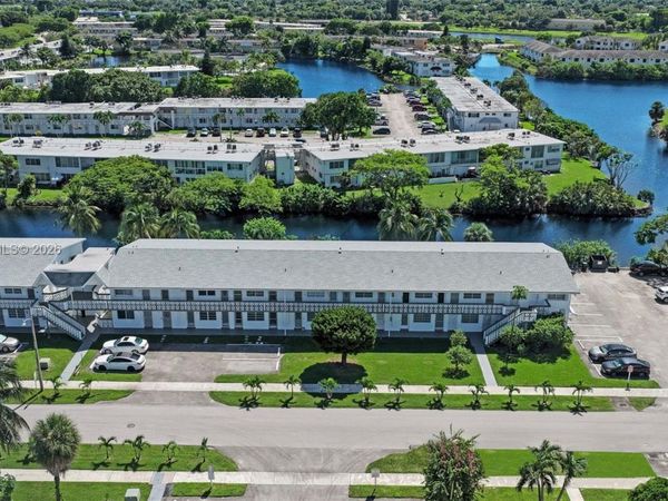 52 NE 204th St, Unit 8, Miami Gardens, FL 33179