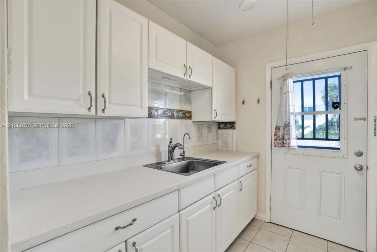 52 NE 204th St, Unit 8, Miami Gardens, FL 33179 Photo
