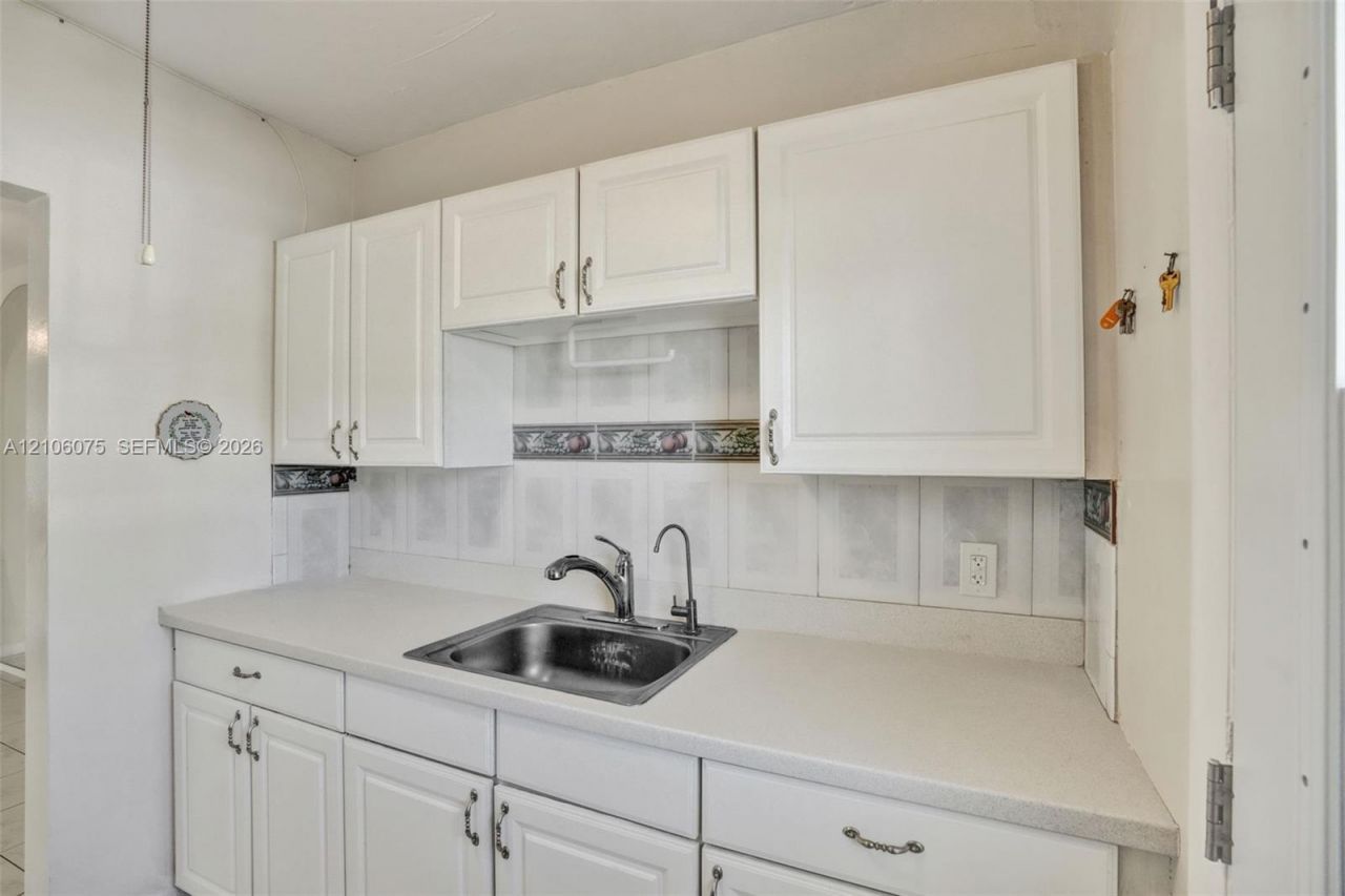 52 NE 204th St, Unit 8, Miami Gardens, FL 33179 Photo