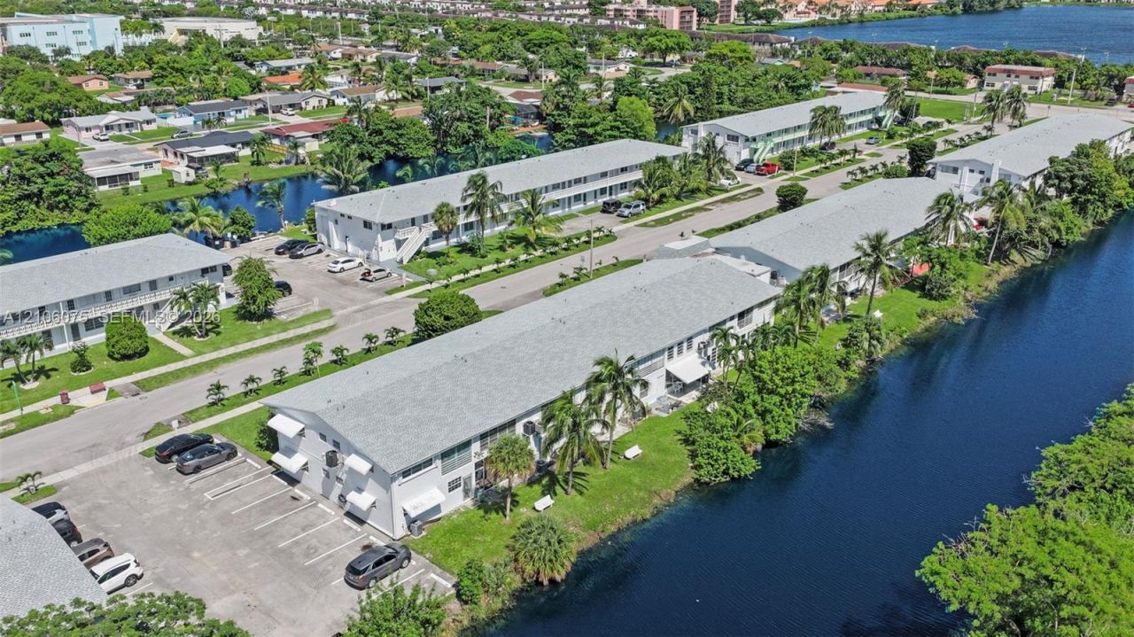 52 NE 204th St, Unit 8, Miami Gardens, FL 33179 Photo