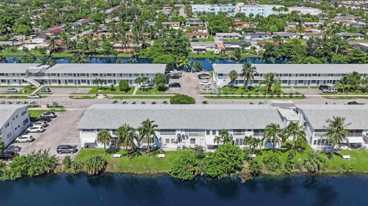 52 NE 204th St, Unit 8, Miami Gardens, FL 33179 Photo