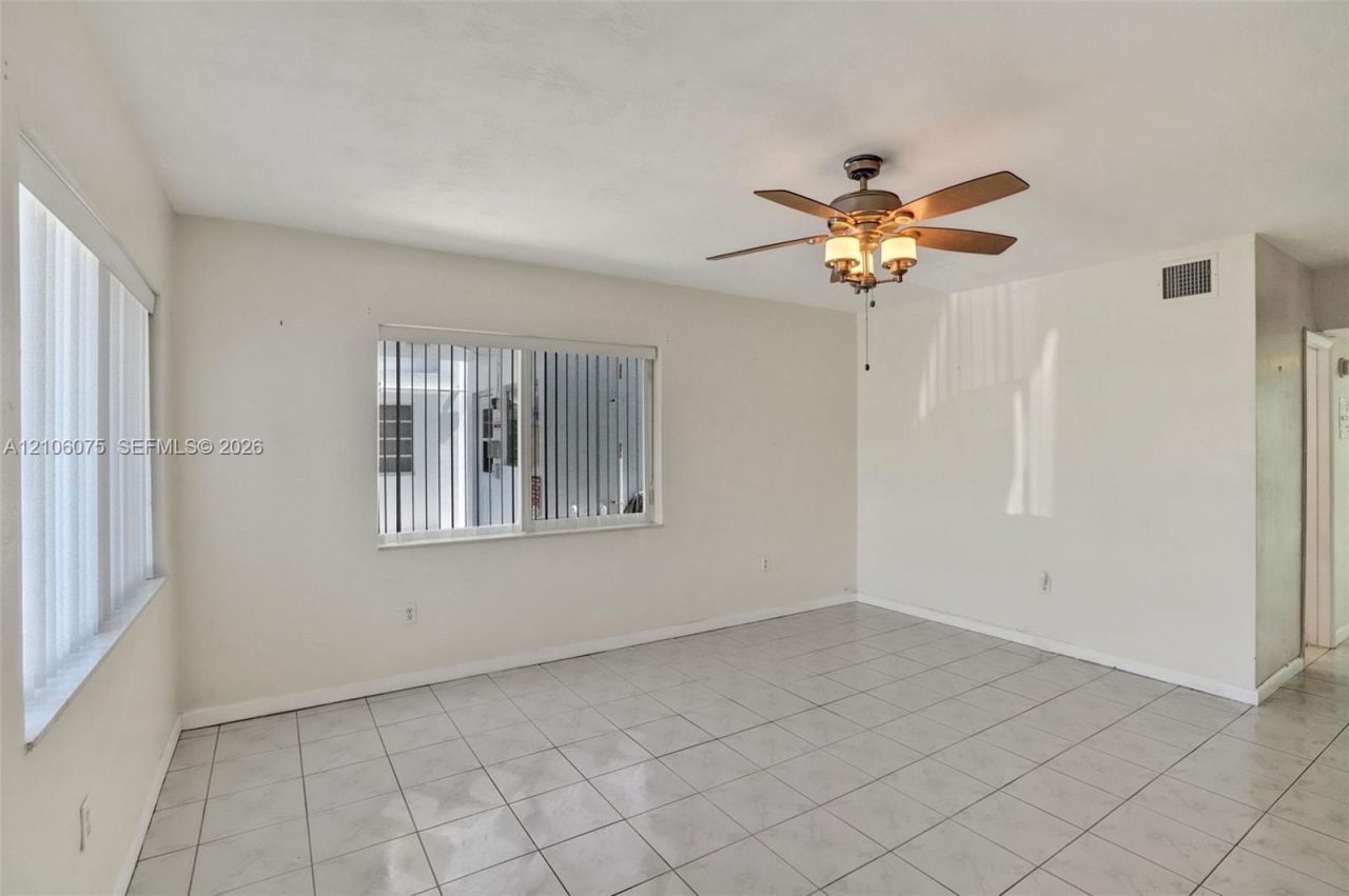 52 NE 204th St, Unit 8, Miami Gardens, FL 33179 Photo