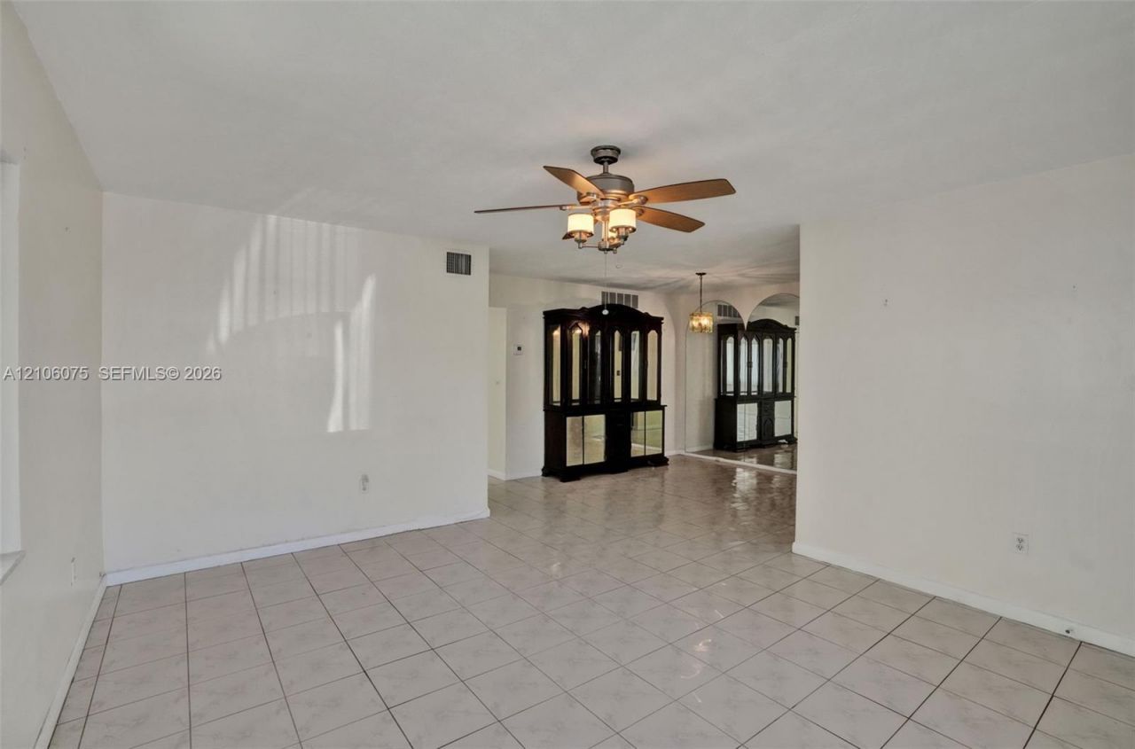 52 NE 204th St, Unit 8, Miami Gardens, FL 33179 Photo