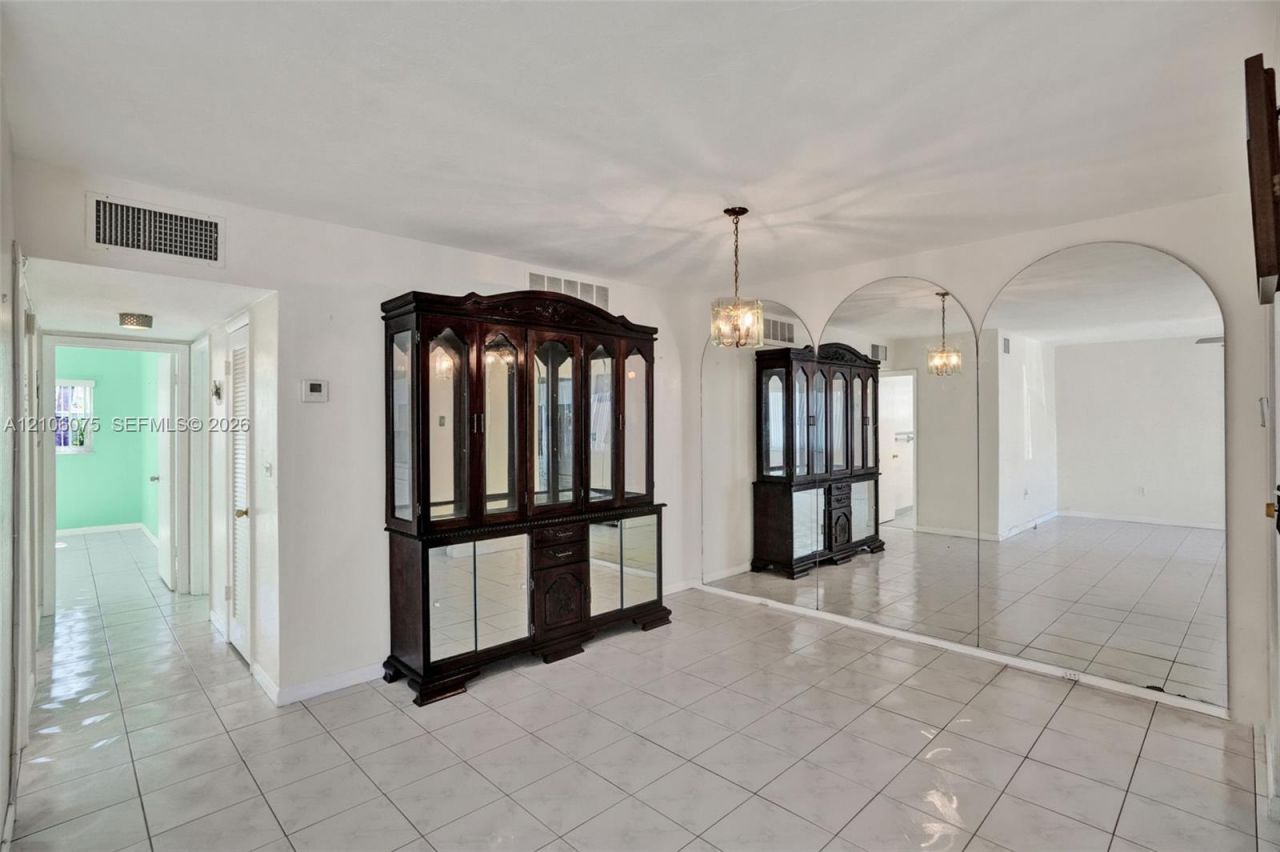 52 NE 204th St, Unit 8, Miami Gardens, FL 33179 Photo