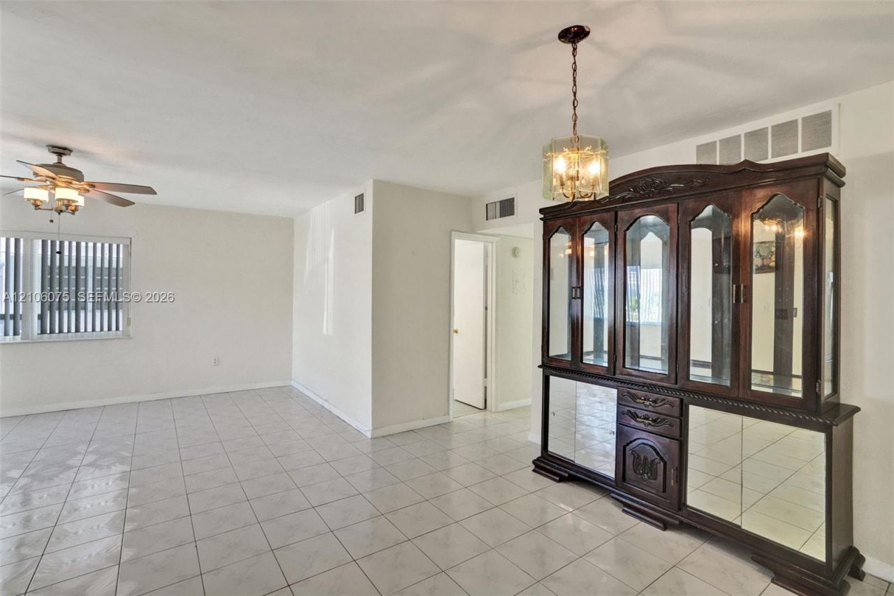 52 NE 204th St, Unit 8, Miami Gardens, FL 33179 Photo
