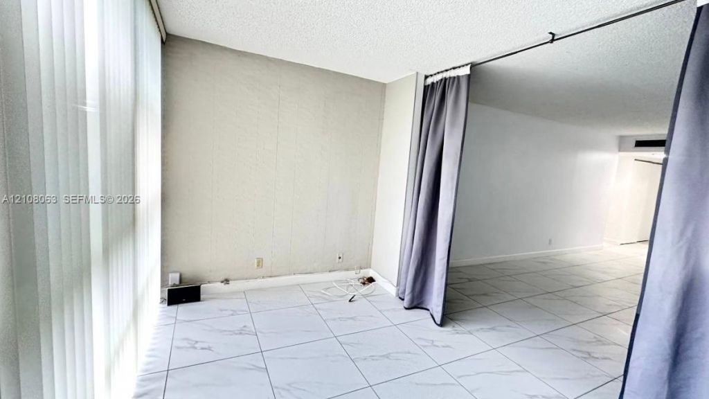 701 Three Islands Blvd , Unit 315, Hallandale Beach, FL 33009 Photo