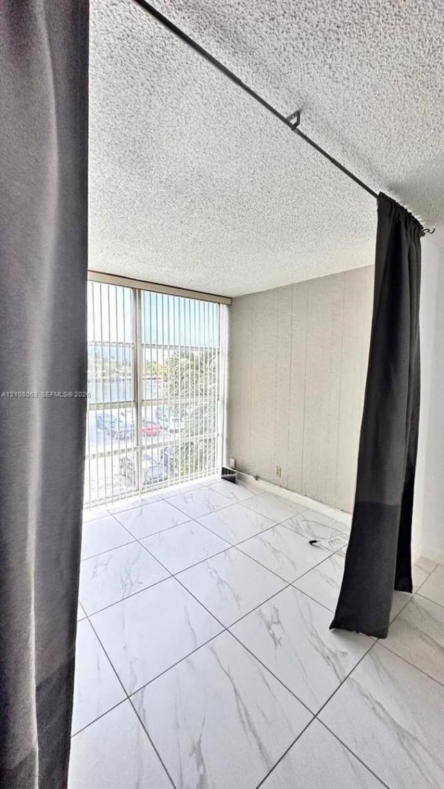 701 Three Islands Blvd , Unit 315, Hallandale Beach, FL 33009 Photo