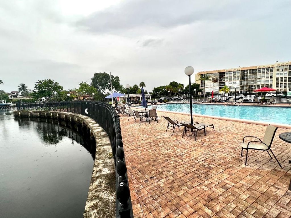 701 Three Islands Blvd , Unit 315, Hallandale Beach, FL 33009 Photo