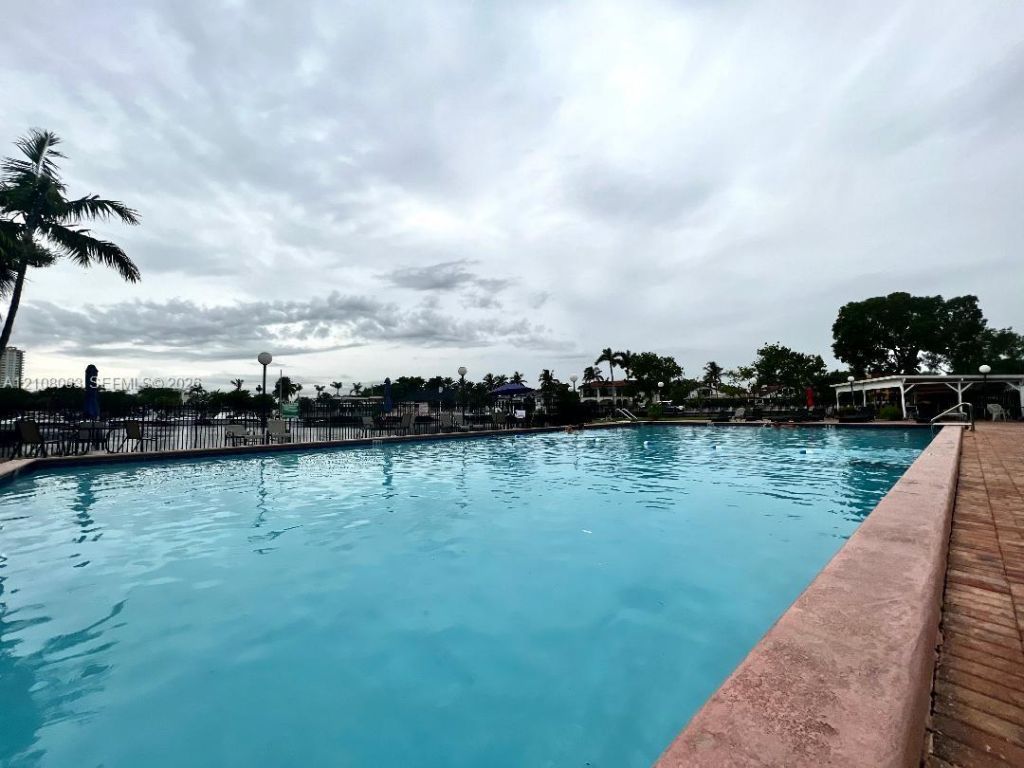 701 Three Islands Blvd , Unit 315, Hallandale Beach, FL 33009 Photo