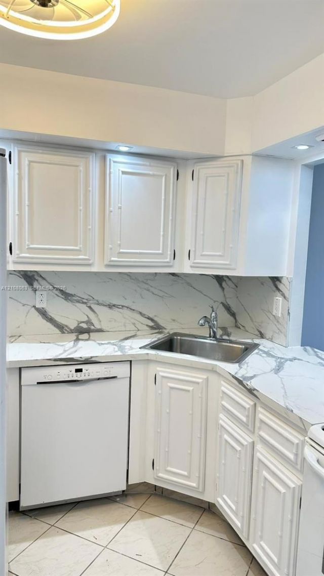 701 Three Islands Blvd , Unit 315, Hallandale Beach, FL 33009 Photo