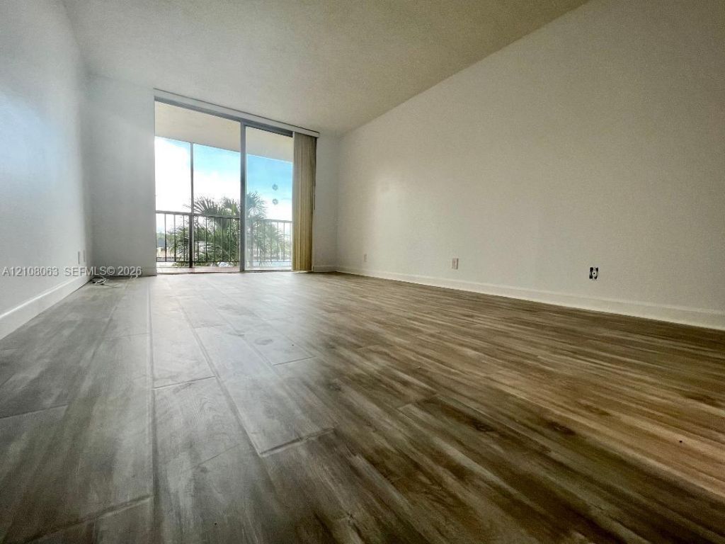 701 Three Islands Blvd , Unit 315, Hallandale Beach, FL 33009 Photo