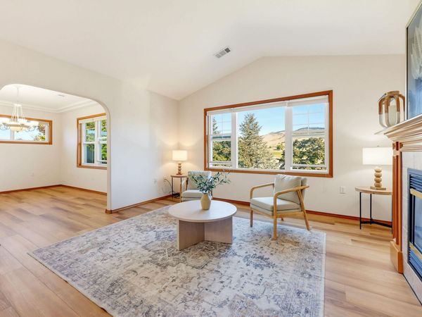 845 Pavilion Place, Ashland, OR 97520