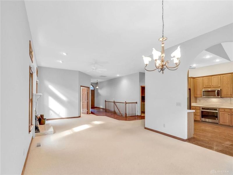 1048 Greenskeeper Way, Centerville, OH 45458 Photo 10