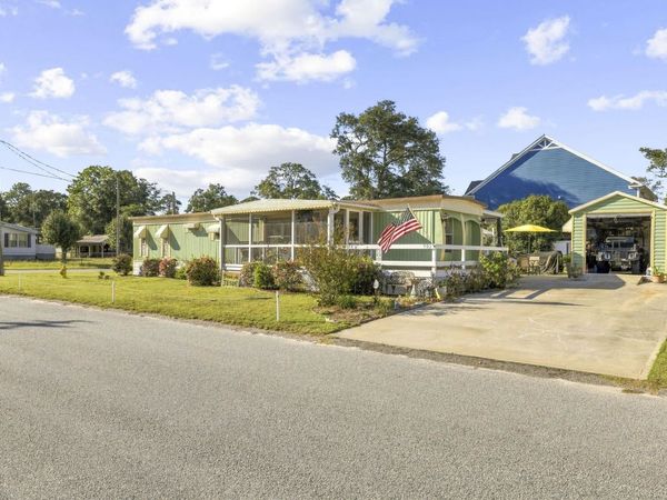 903 Seaside Dr. , North Myrtle Beach, SC 29582