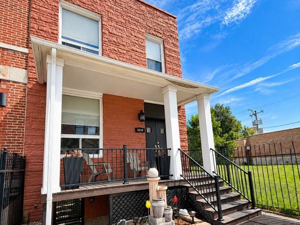 3839 S Giles Avenue , Chicago, IL 60653