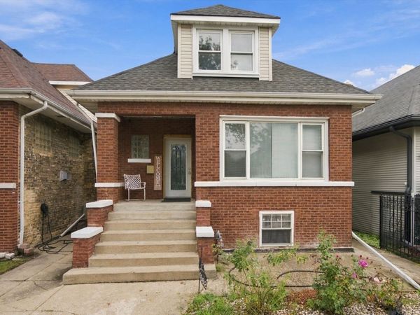 4862 W St Paul Avenue , Chicago, IL 60639