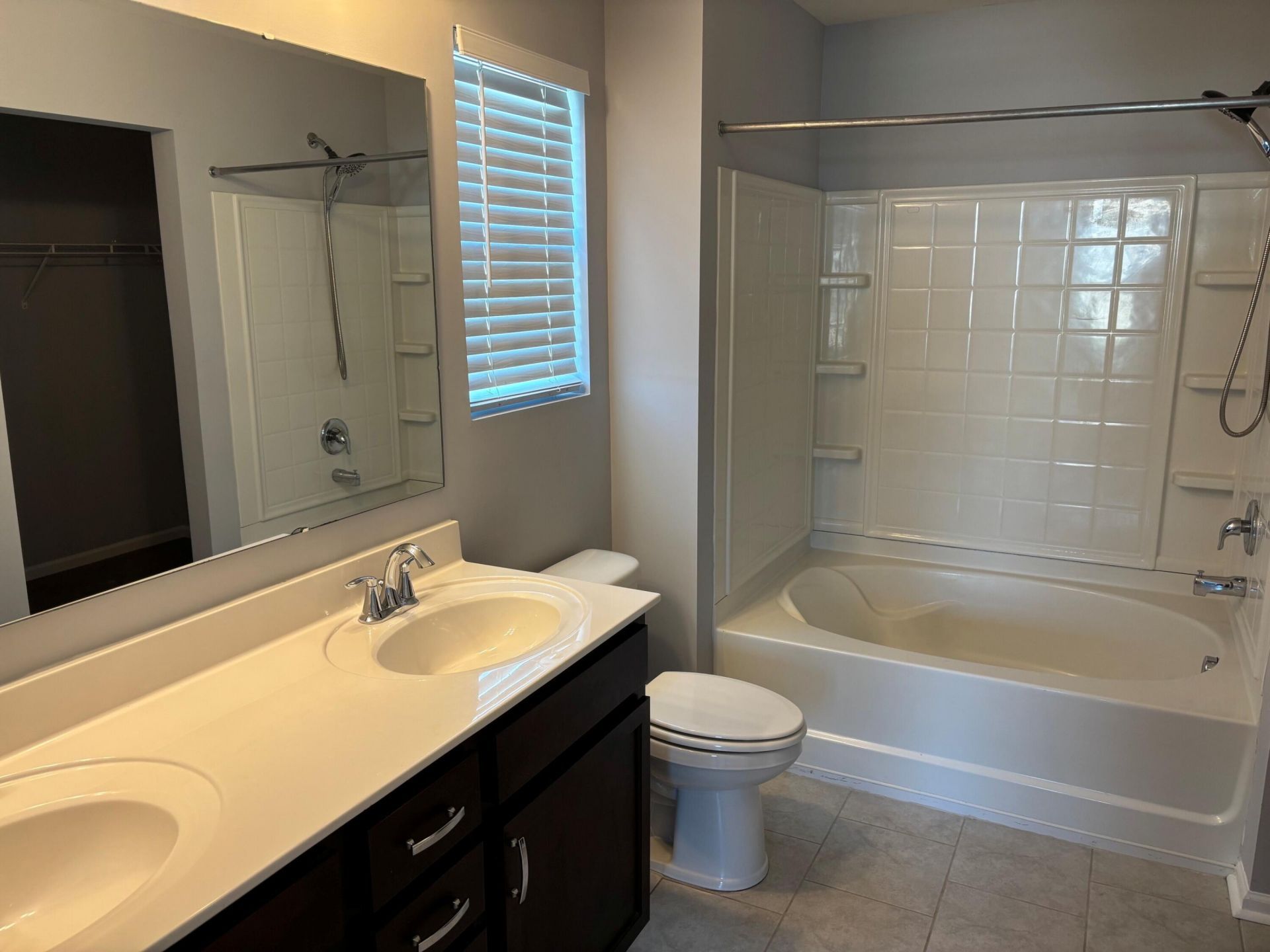 220 Foxcroft Lane Photo 8
