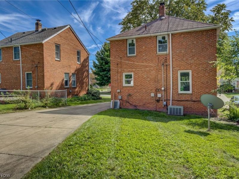 9725 S Highland Avenue, Garfield Heights, OH 44125 Photo 31