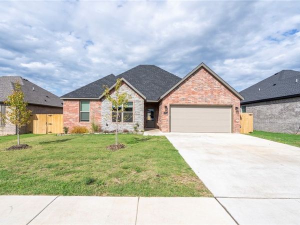 6702 Basswood Avenue , Bentonville, AR 72713