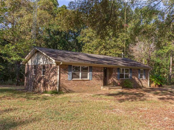 727 OLD HWY 5 RD, Selmer, TN 38375
