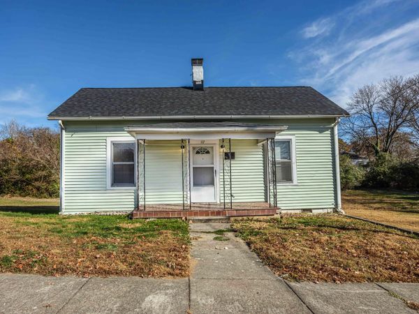 117 Glen Oak DR , Danville, VA 24541