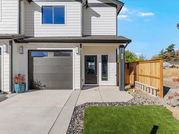 7421 Denman Court, White City, OR 97503