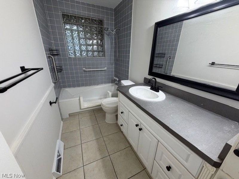 13898 Franklyn Boulevard, Brook Park, OH 44142 Photo 12