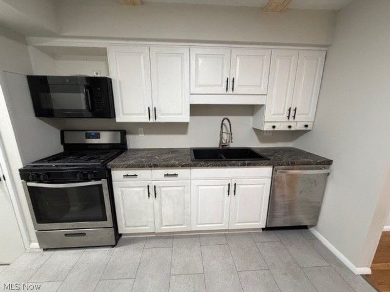 13898 Franklyn Boulevard, Brook Park, OH 44142 Photo 5