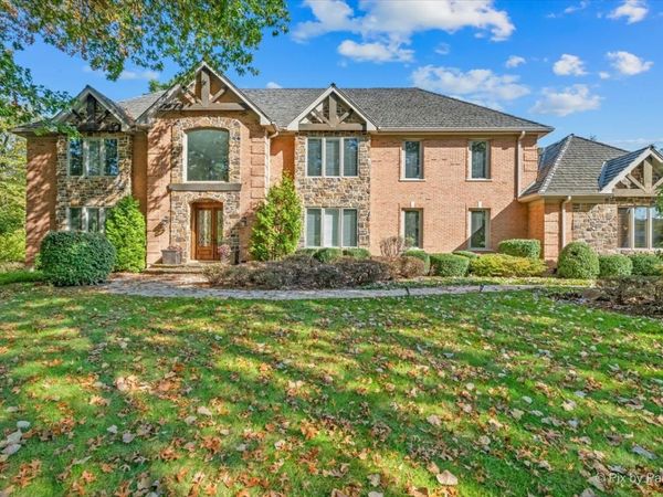 56 S Wynstone Drive , North Barrington, IL 60010