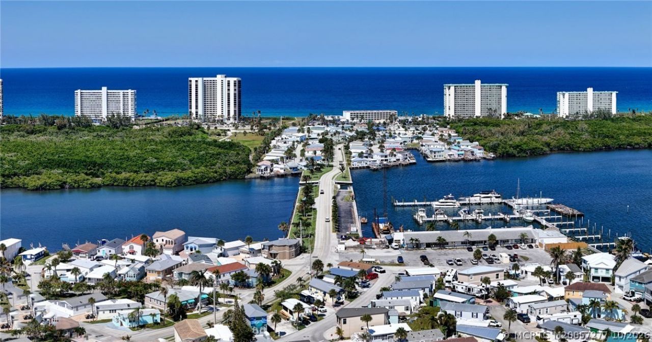 944 Nettles Boulevard, Jensen Beach, FL 34957 Photo
