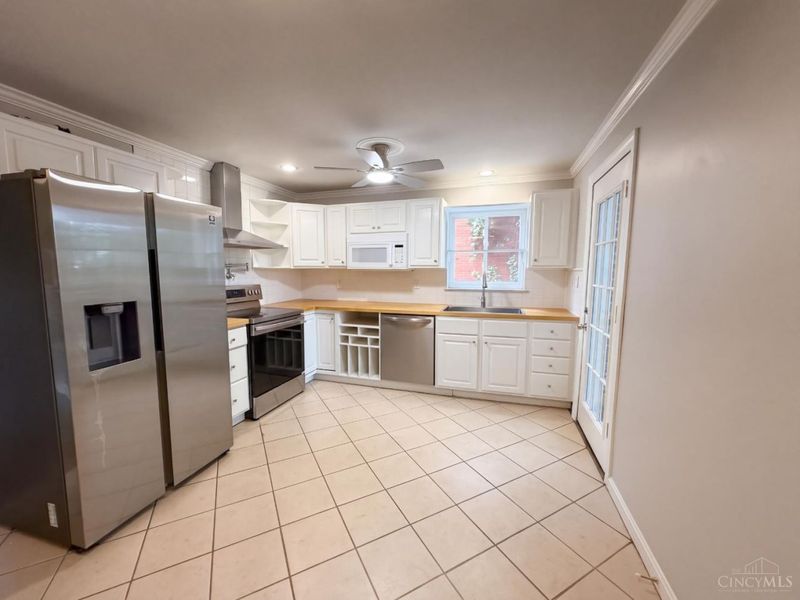 9122 Neil Drive, Colerain Township, OH 45231 Photo 2