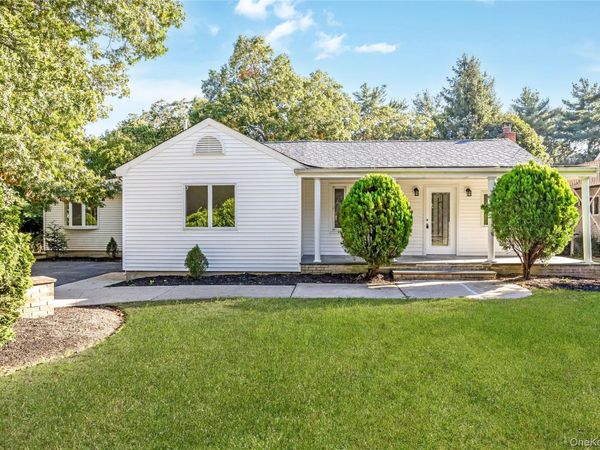 52 Rexmere Avenue , Farmingville, NY 11738