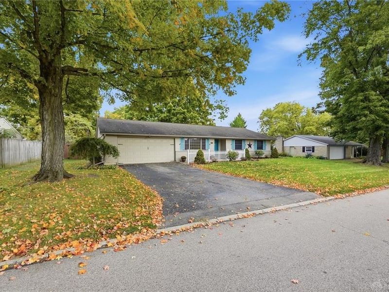 35 Waterford Drive, Centerville, OH 45458 Photo 2