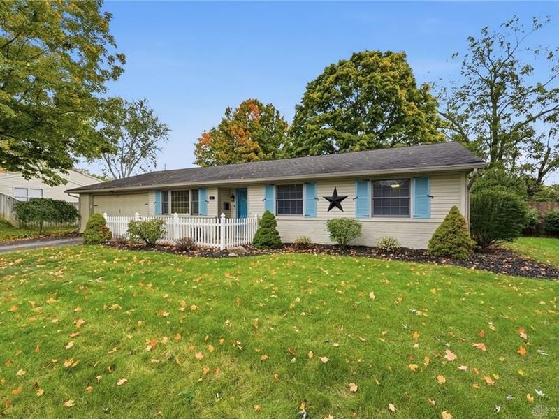 35 Waterford Drive, Centerville, OH 45458 Photo 4