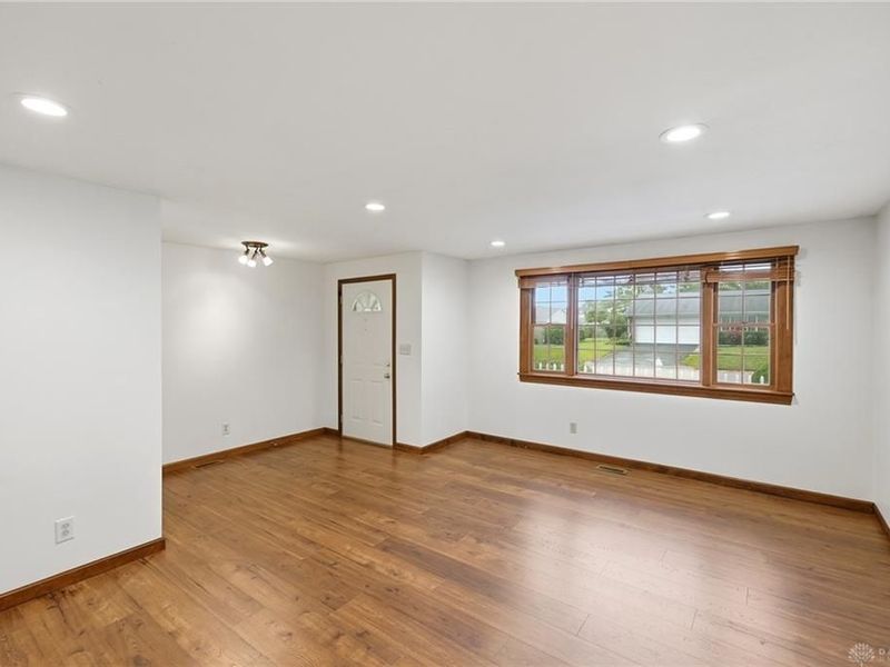 35 Waterford Drive, Centerville, OH 45458 Photo 8