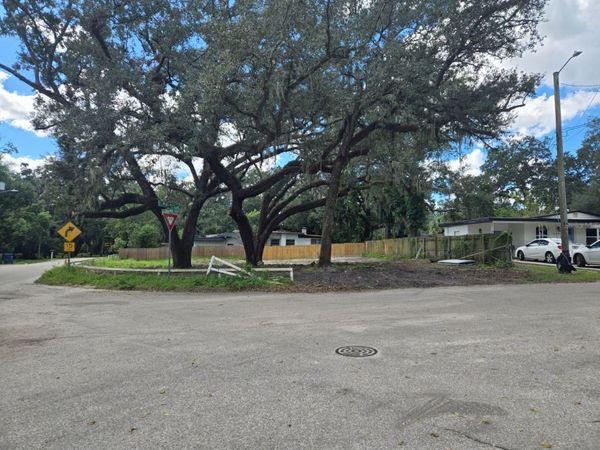 TAMPA, FL 33604